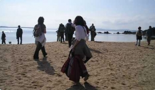  We reach the beaches 